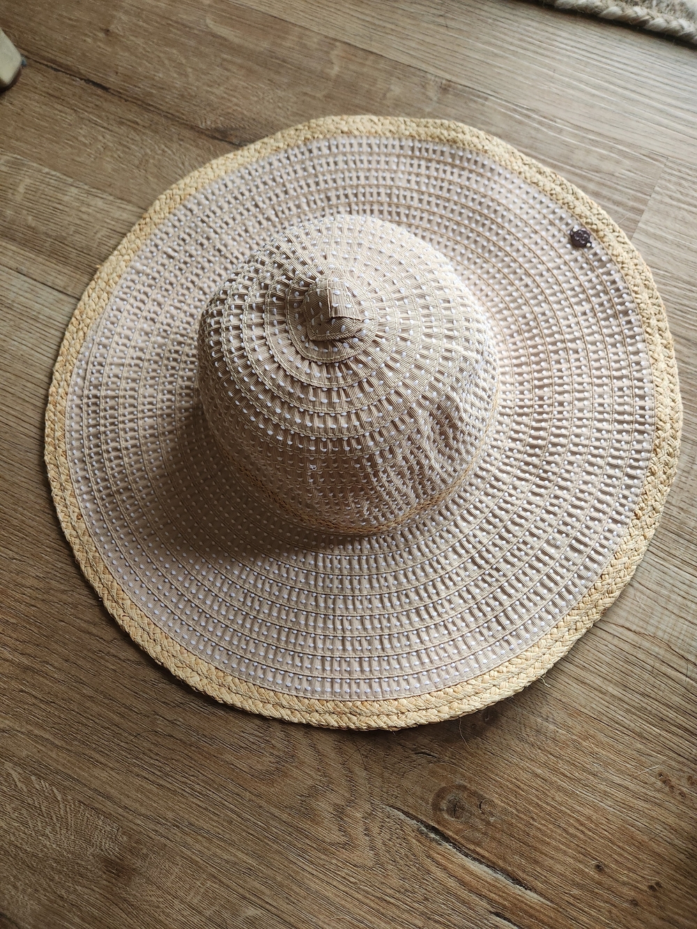 CALIA by Carrie Underwood Wide-Brim Straw Sun Hat in Beige with Gold Trim
